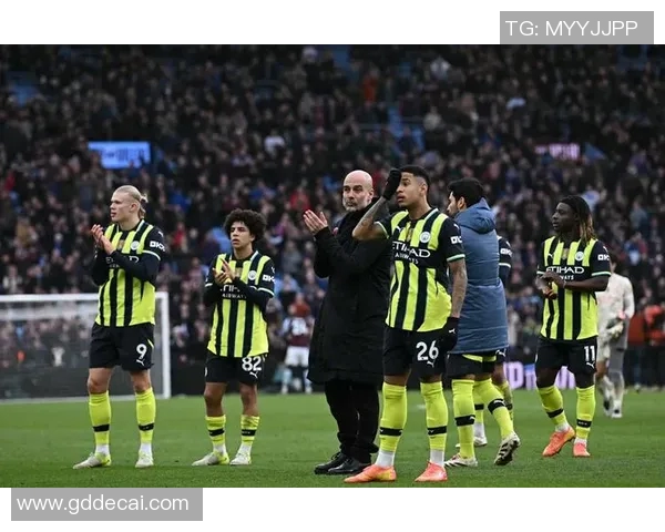 拜仁慕尼黑成功签约曼城足球明星引发转会市场热潮 拜仁慕尼黑成功签约曼城足球明星引发转会市场热潮