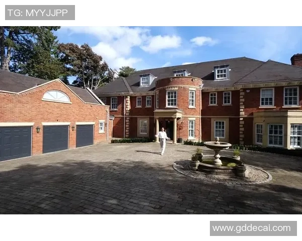 足球明星豪宅壁纸高清图集展现奢华生活与运动魅力