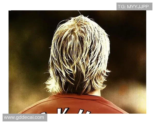 足球明星背影魅力全景展示尽显风采与个性 足球明星背影魅力全景展示尽显风采与个性