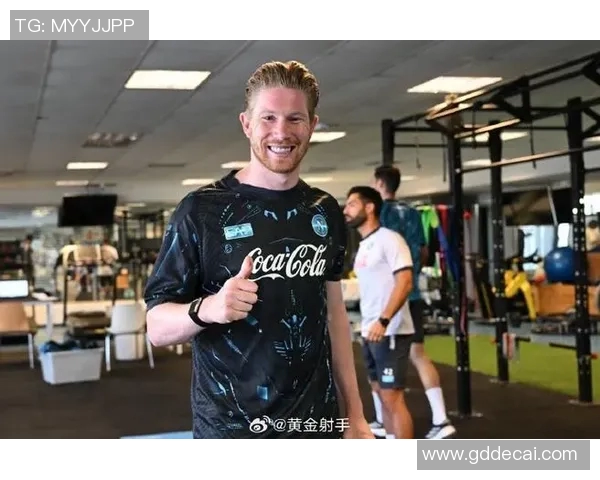 现在穿11号球衣的足球明星们的传奇故事与辉煌成就分析